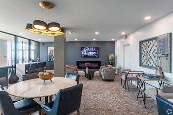 40Th floor lounge